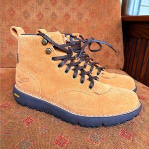 Danner women’s logger 917 bone brown GTX Boots size 8